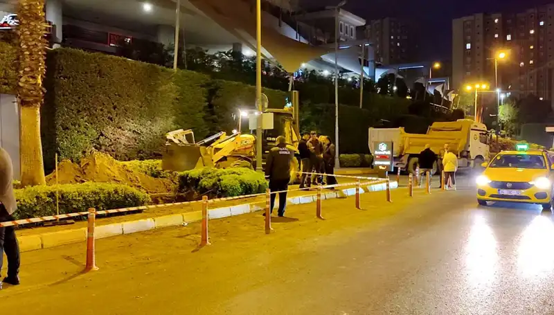 AVM Girişinde Doğalgaz Paniği: Büyük Kaçış ve Güvenlik Önlemleri