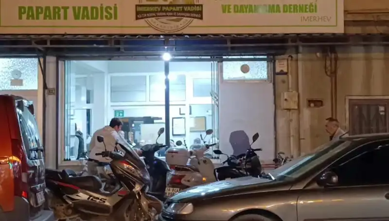 Yerel Bıçaklı Kavga Panik Yarattı: Bir Kişi Ağır Yaralandı