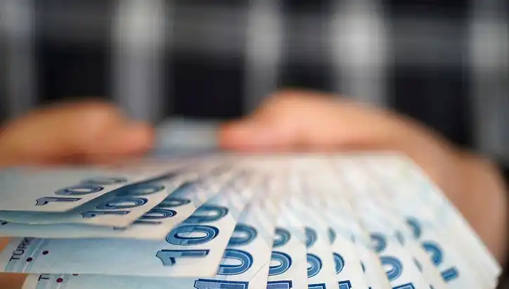 Emekli Promosyonları 2025: Kamu ve Özel Bankalar Hangi Fırsatları Sunuyor?