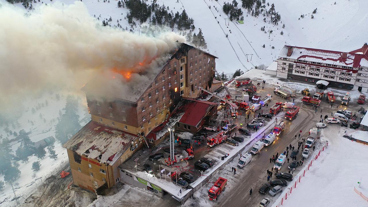 Kartalkaya Kayak Merkezi'nde Otel Yangını!