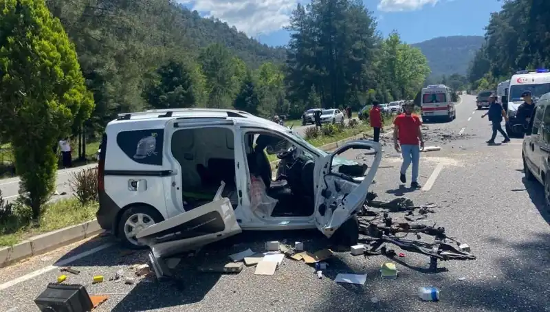 Marmaris’te Korkunç Kaza: Yolda Çarpışan Araçlar Can Almaya Devam Ediyor