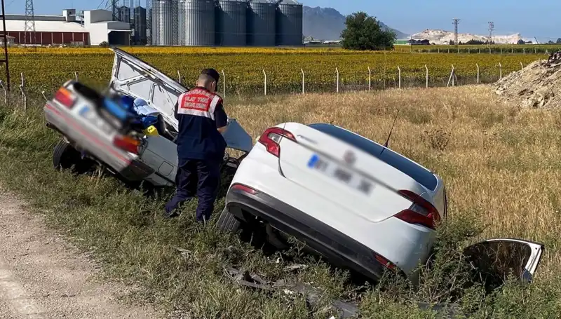 Adana'da Facia: Anne ve Bebek Trafik Kazasında Hayatını Kaybetti
