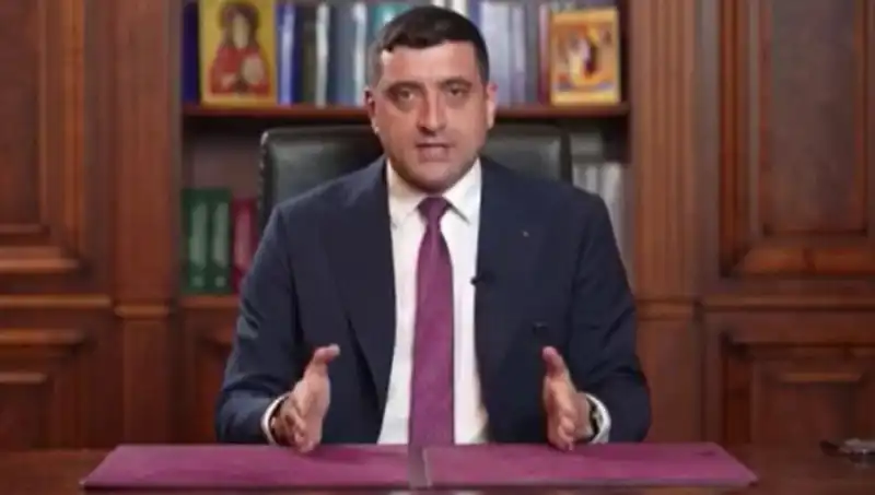 Romanya Seçimlerinde Aşırı Sağcı Adayın İlginç İlk Tur Başarısı