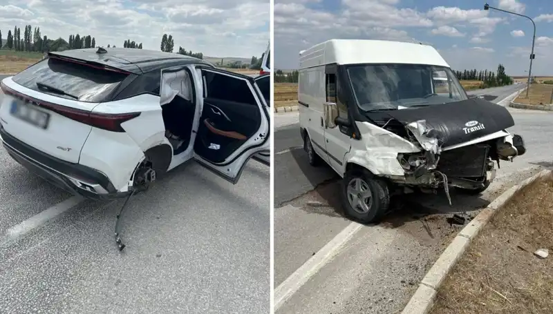 Çorum’da Kafa Kafaya Çarpışma: Feci Kazada Yaralılar Var!