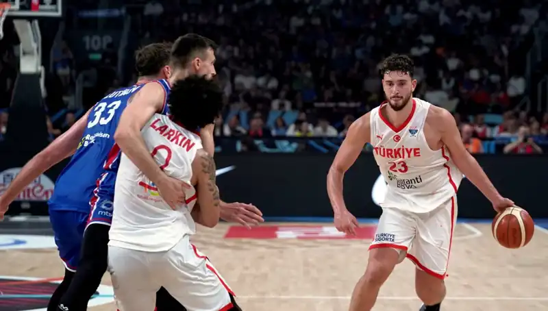 12 Dev Adam, 16. Turda İsveç'i Mağlup ederek Çeyrek Finale Yükseldi!