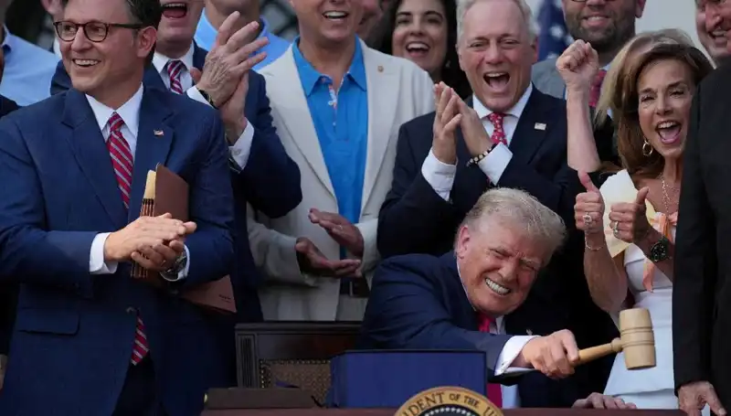 Trump’tan Müjde: Büyük ve Güzel Yasa Tasarısı İmzalandı!