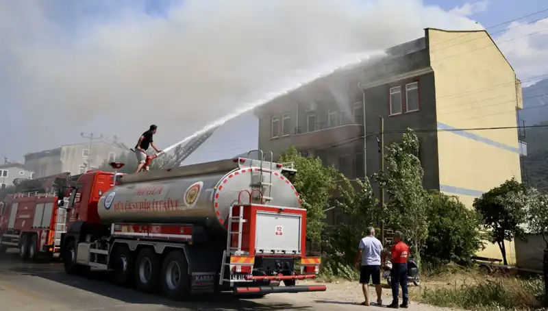Çatı Katında Çıkan Yangın: Korku Dolu Anlar ve Sonrası