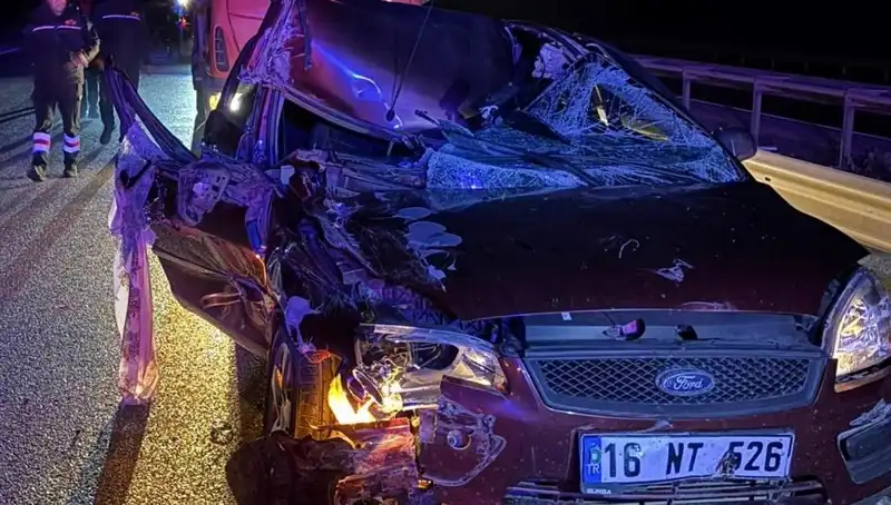Afyonkarahisar'da TIR ve Otomobil Çarpıştı: 4 Kişi Yaralandı