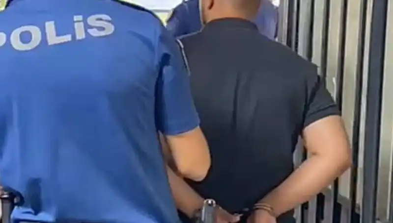 İzmir’de Polise Saldıran Şahıs Hızla Yakalandı ve Tutuklandı!