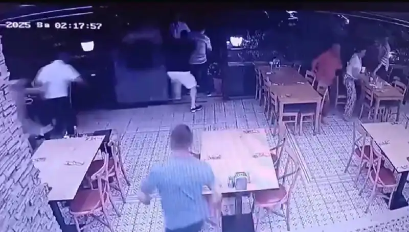 Deprem Anı Güvenlik Kamerasında: O Anların Görüntüleri Şoke Etti!
