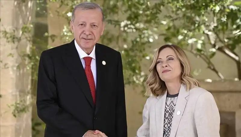 İstanbul'da Akdeniz Zirvesi: Erdoğan, İtalya ve Libya Başbakanları ile Bir Araya Geliyor