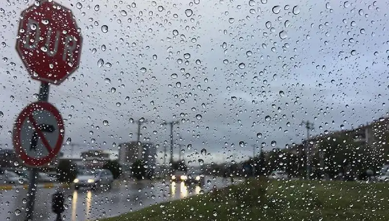Meteoroloji 20 İl İçin Sıcaklık Düşüşü ve Sağanak Yağış Uyarısında Bulundu