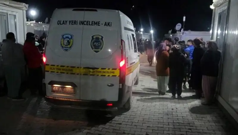 Silahlı Husumet: İki Grup Arasındaki Kavga Sokakları Kanla Gözyaşına Boğdu