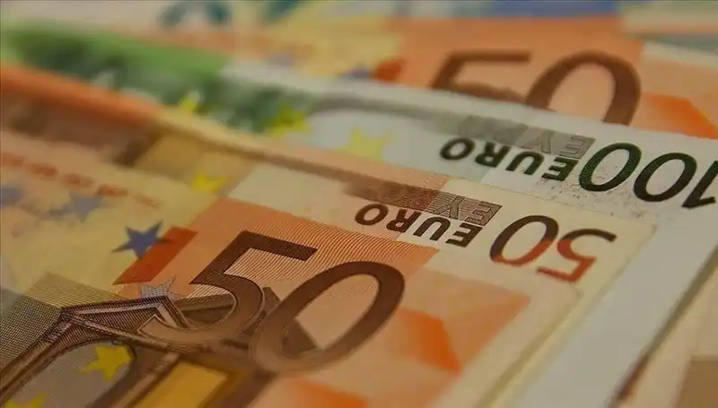 Euro’nun Zirveden Geri Dönüşü: Ekonomik Riskler Neleri Beraberinde Getiriyor?