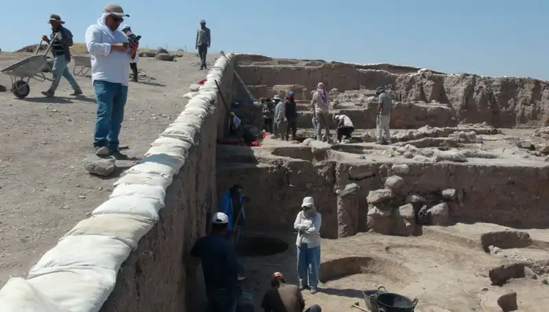 Kilis'te Oylum Höyük'te Kazı Çalışmaları, Sıcak Havalara Rağmen Devam Ediyor