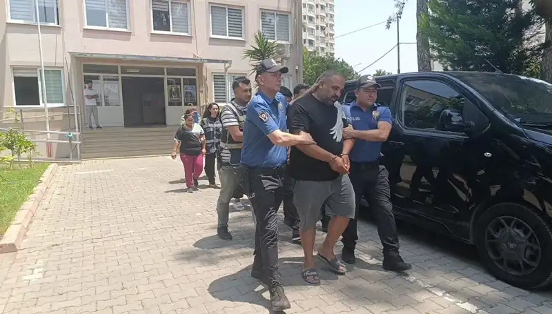 Adana'da Dolandırıcılık Şebekesine Kapsamlı Operasyon: 4 Tutuklama Gerçekleşti!