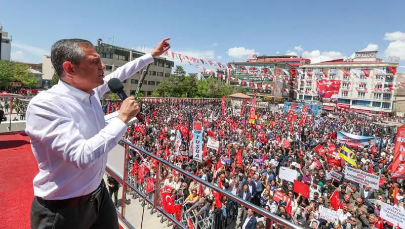 Özgür Özel: Terör Örgütünün Silah Bırakmasını Destekliyoruz, Barışa Adım Atalım