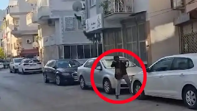 İzmir'de Saldırganla Çatışma Anları: Gözlerinizi Ayıramayacağınız Bir Gerçek