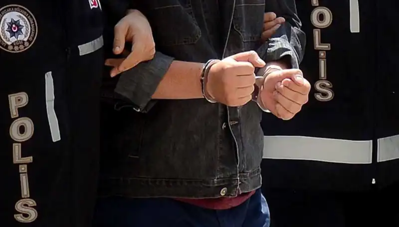 Kayseri'de Yasa Dışı Silah Ticareti Operasyonu: İki Kişi Gözaltına Alındı