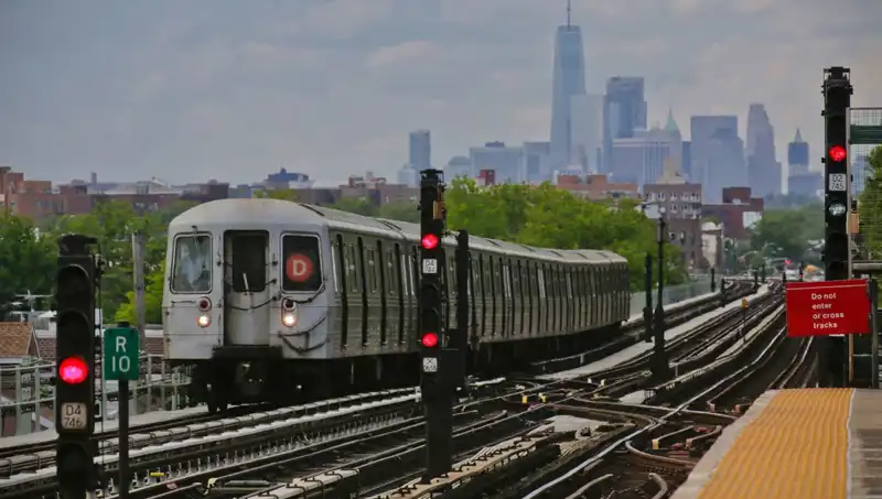 Metro Sörfü Hakkında Bilinmeyenler: 15 Yaşındaki Çocuk Hayatını Kaybetti