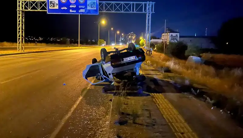 TIR Kazası Sonrası Takla Atan Otomobilde Yaralanan Sürücü Hastaneye Kaldırıldı