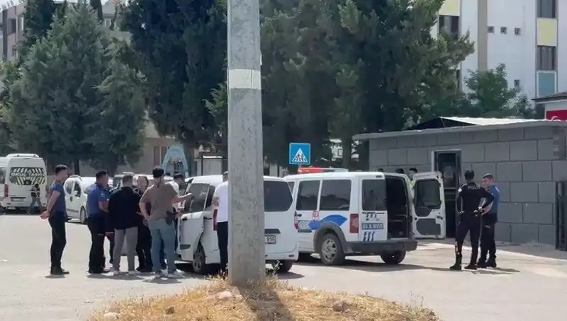 Adliye Önünde Alevlenen Aile Kavgası: 5 Yaralı, 7 Gözaltı