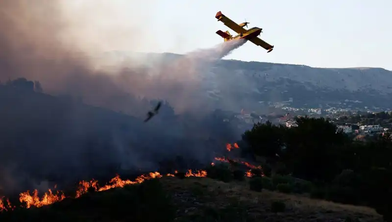 Sakız Adası'ndaki Orman Yangını: Son Durum ve Kontrol Altına Alınma Süreci