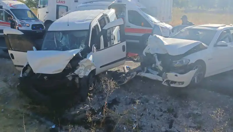 Nevşehir'de Feci Trafik Kazası: 14 Kişi Yaralandı, Detaylar Şoke Edici